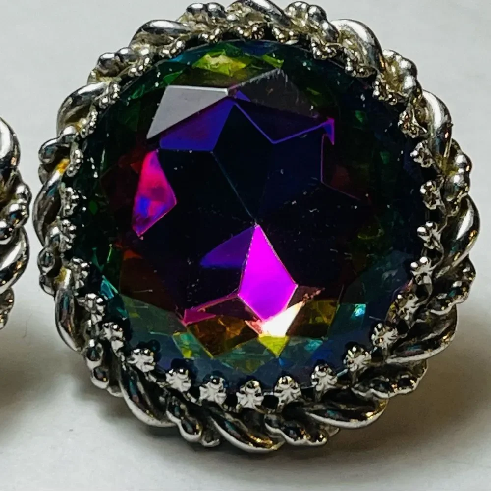 Vintage 1950’s Elsa Schiaparelli Faux Watermelon Tourmaline Clip Earring… - Picture 5 of 17